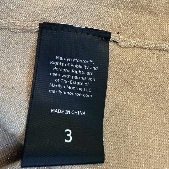 TORRID MARILYN MONROE Mini Sweater Dress Sz 3 /3X / 22-24 Beige Metallic Fluted - Picture 5 of 5